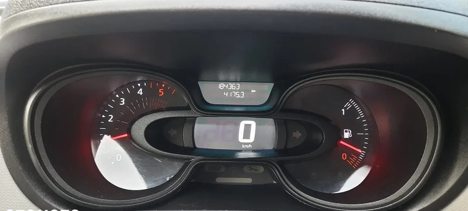 Renault Trafic cena 82900 przebieg: 184400, rok produkcji 2017 z Biała małe 704